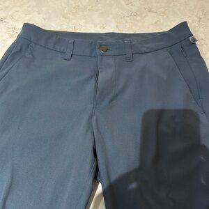 Men’s lululemon slim fit commission trouser. 31x32